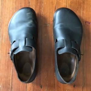 Black Birkenstocks 42